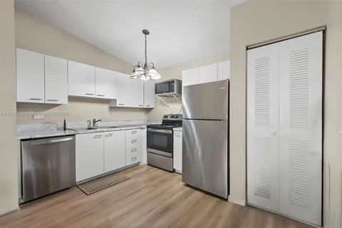 3690 N 56th Ave # 948, Hollywood FL 33021