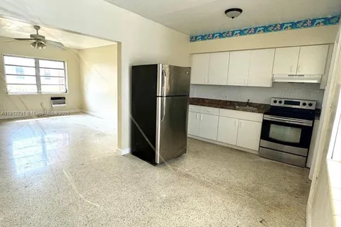 2140 Bay Dr # 4, Miami Beach FL 33141