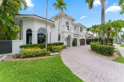 127 Swan Ave, Plantation FL 33324