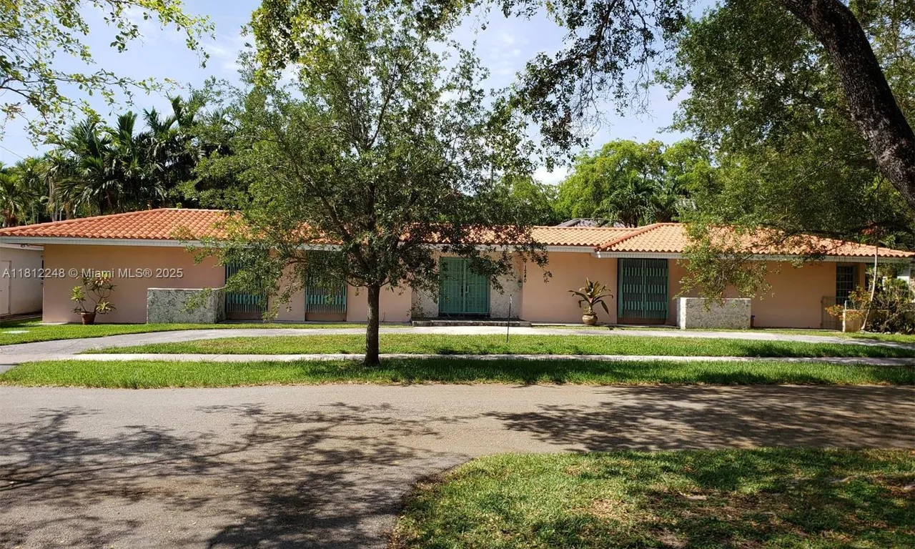 1240 La Mancha Ave, Coral Gables FL 33134