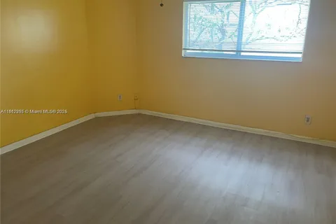 3401 NW 44th St # 201, Oakland Park FL 33309