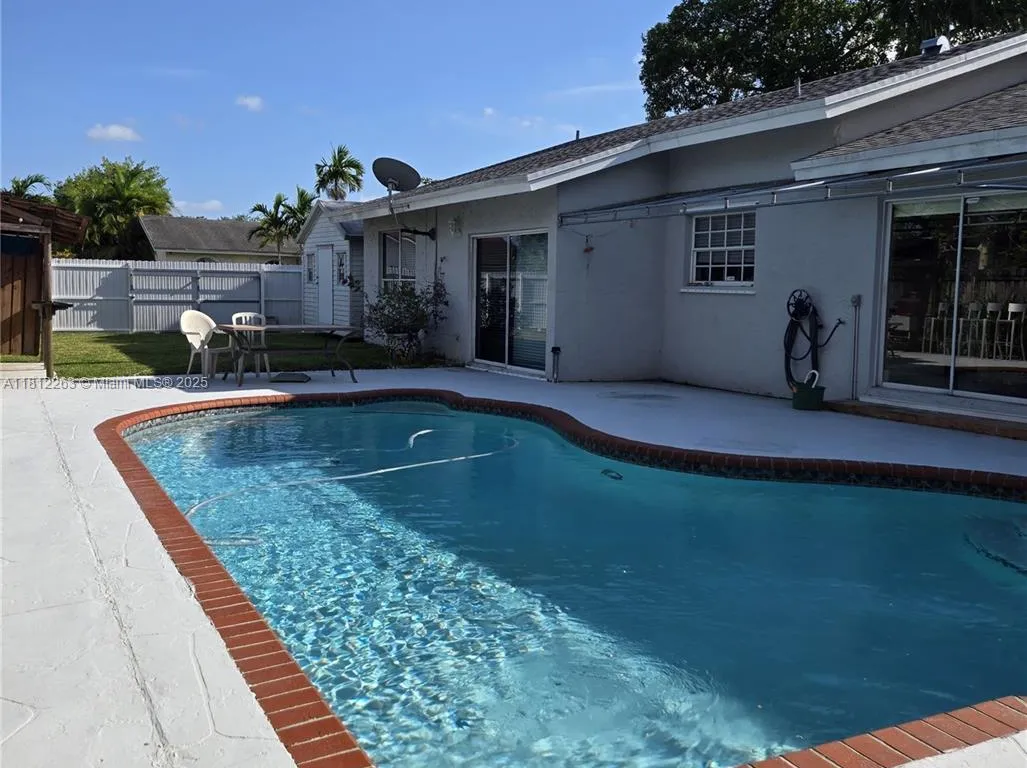 10625 SW 127th Pl, Miami FL 33186