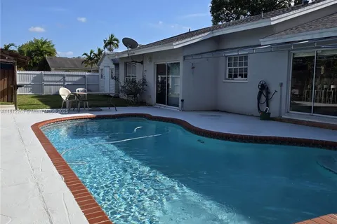10625 SW 127th Pl, Miami FL 33186