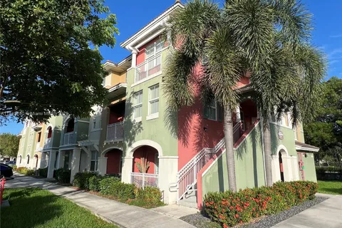 11201 NW 83 ST # 103, Doral FL 33178