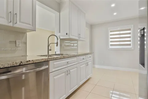 1621 NW 87th Ln, Plantation FL 33322
