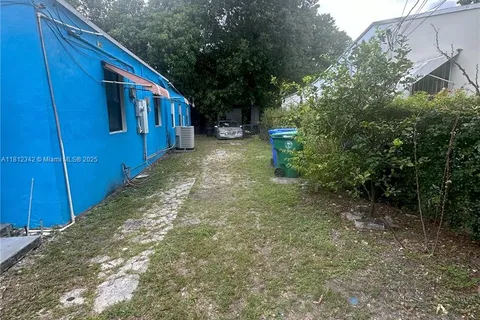 5660 NW 5th Ct, Miami FL 33127