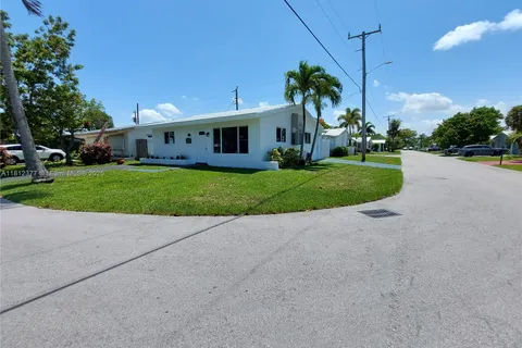 4579 NW 16th Way, Tamarac FL 33309