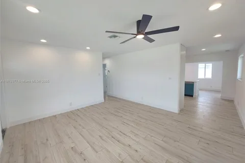 4579 NW 16th Way, Tamarac FL 33309