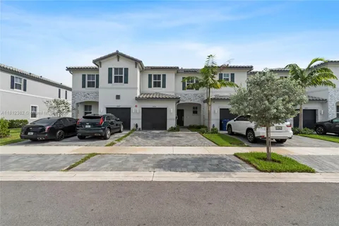 11835 NW 46th St, Coral Springs FL 33076