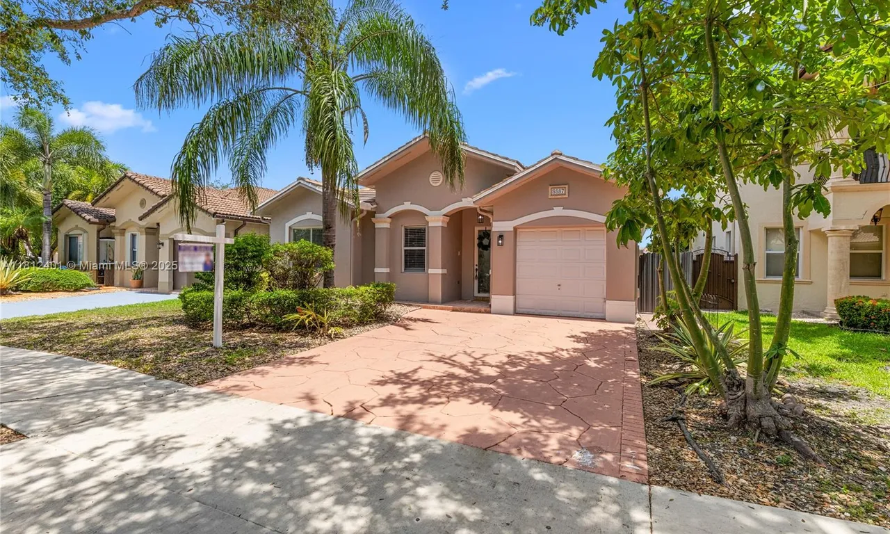 8887 NW 139th Ter, Miami Lakes FL 33018
