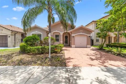 8887 NW 139th Ter, Miami Lakes FL 33018