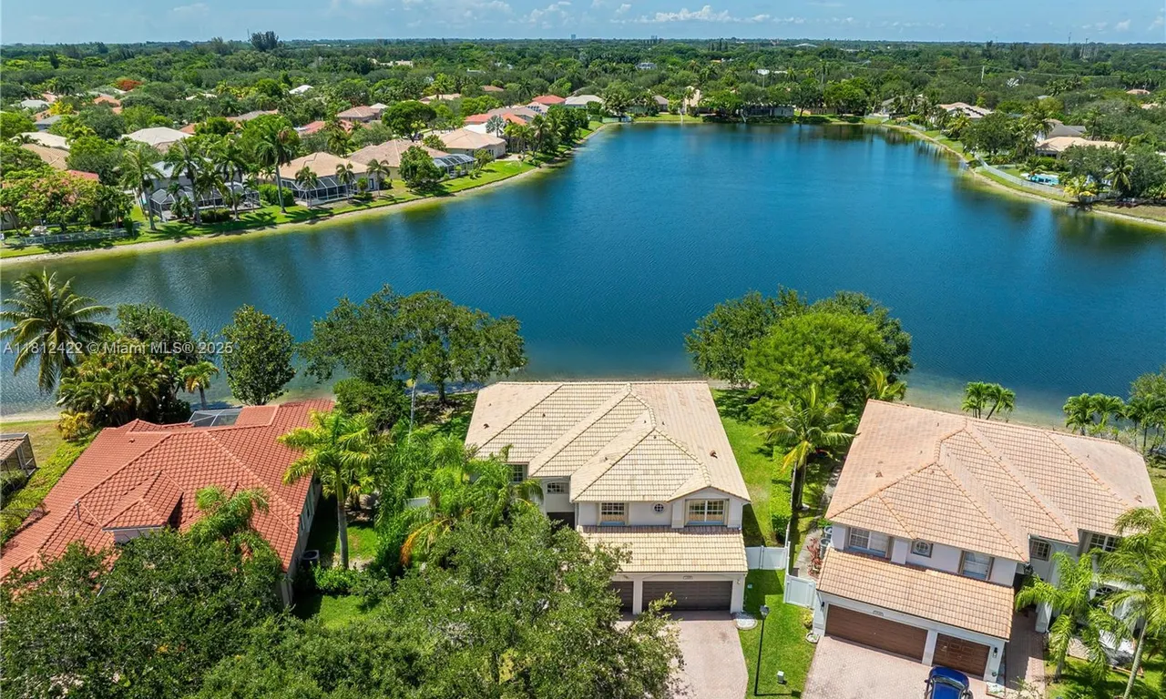12655 NW 18th Mnr, Pembroke Pines FL 33028