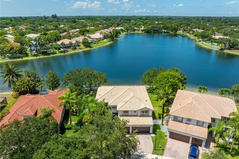 12655 NW 18th Mnr, Pembroke Pines FL 33028