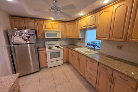 3750 NE 169th St # 106, North Miami Beach FL 33160