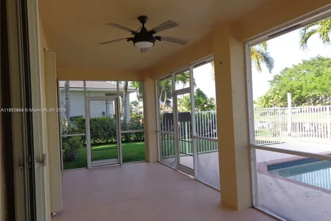 991 Crestview Cir, Weston FL 33327