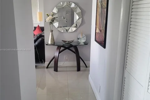 4330 Hillcrest Dr # 619, Hollywood FL 33021