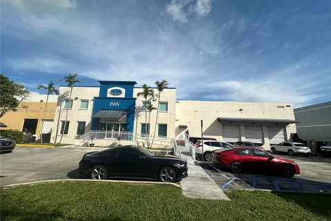 10815 NW 33rd St, Doral FL 33172