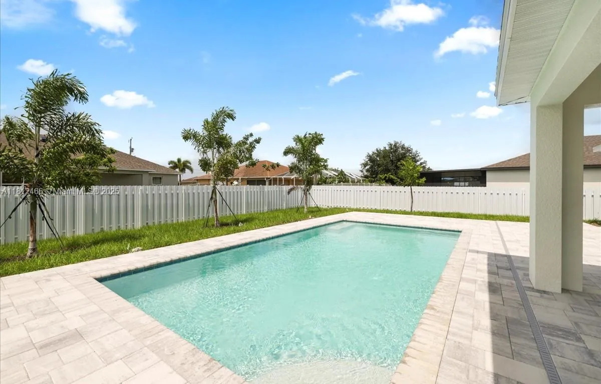 1119 NW 19th St, Cape Coral FL 33993