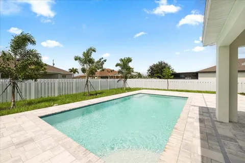 1119 NW 19th St, Cape Coral FL 33993