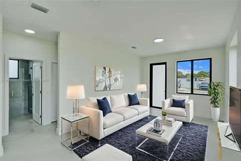 301 E 51st St, Hialeah FL 33013