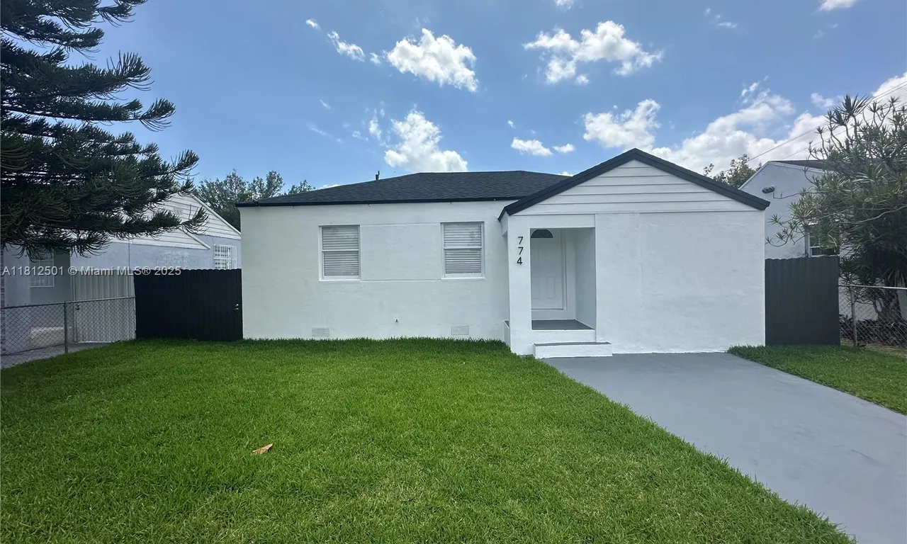 774 NW 74th St, Miami FL 33150