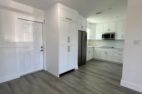 774 NW 74th St, Miami FL 33150