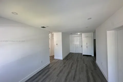 774 NW 74th St, Miami FL 33150