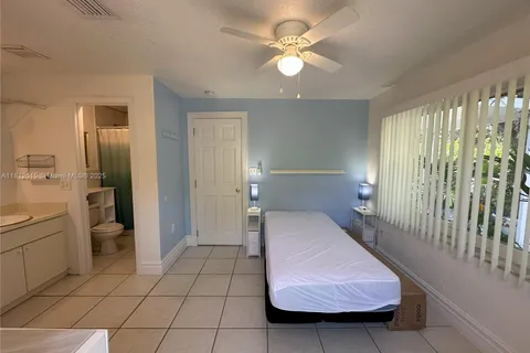 85 NW 126th St # 2, North Miami FL 33168