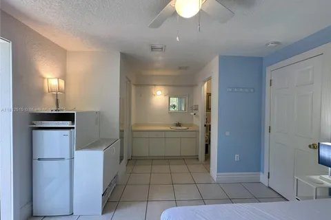 85 NW 126th St # 2, North Miami FL 33168