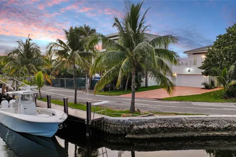3229 Canal Dr, Pompano Beach FL 33062