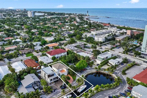 3229 Canal Dr, Pompano Beach FL 33062