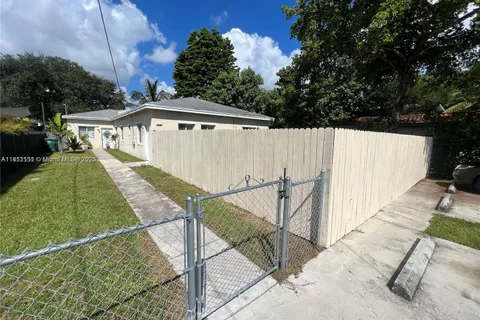 8290 NE 1st Ave # 8290, Miami FL 33138