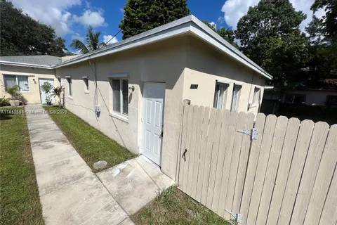 8290 NE 1st Ave # 8290, Miami FL 33138