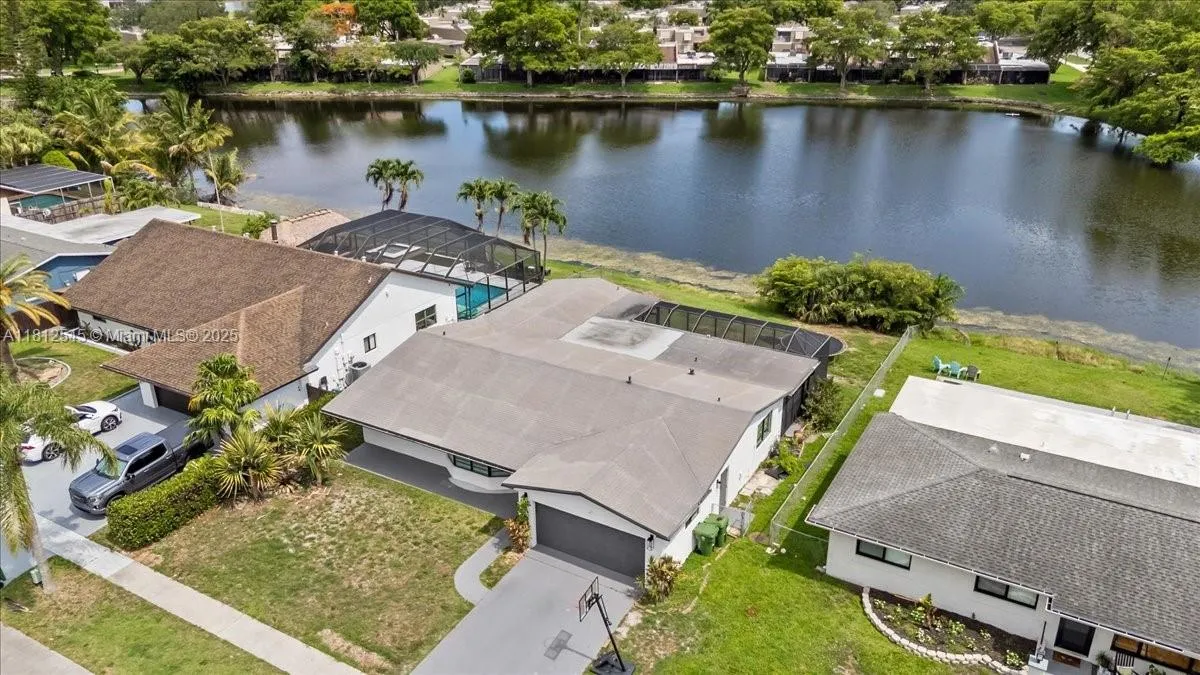11000 NW 15th St, Pembroke Pines FL 33026