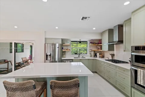 11000 NW 15th St, Pembroke Pines FL 33026