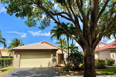 4481 Dogwood Cir # 4481, Weston FL 33331