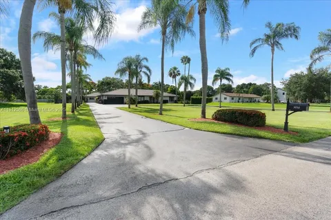 3030 SW 117th Ave, Davie FL 33330