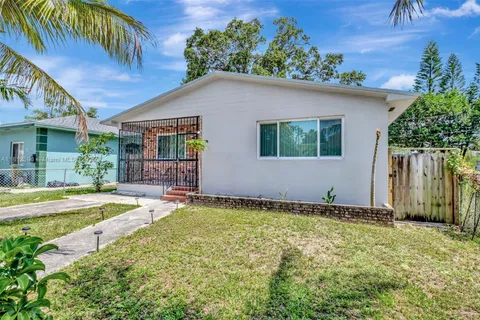 1858 NW 47th Ter, Miami FL 33142