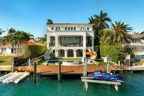 1460 S Treasure Dr, North Bay Village FL 33141