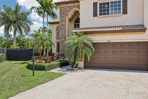 3582 NE 9th St, Homestead FL 33033