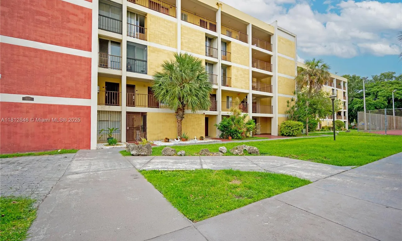 9210 Fontainebleau blvd # 505, Miami FL 33172