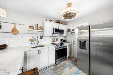 1614 West Ave # 306, Miami Beach FL 33139
