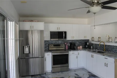 3626 Victoria Dr, West Palm Beach FL 33406