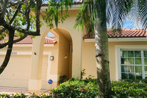 16403 Sapphire Pl, Weston FL 33331