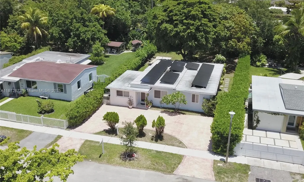 85 NW 126th St, North Miami FL 33168