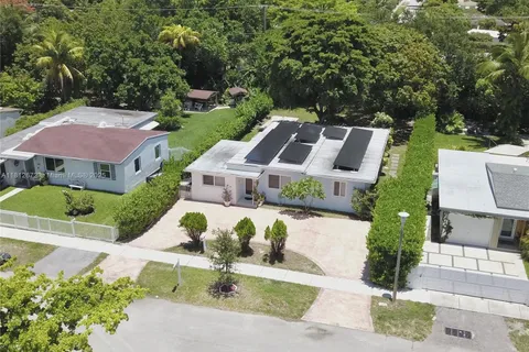 85 NW 126th St, North Miami FL 33168