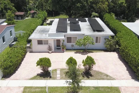 85 NW 126th St, North Miami FL 33168