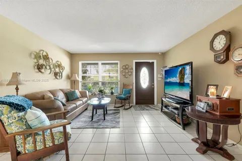 5714 NW 66th Ter, Tamarac FL 33321