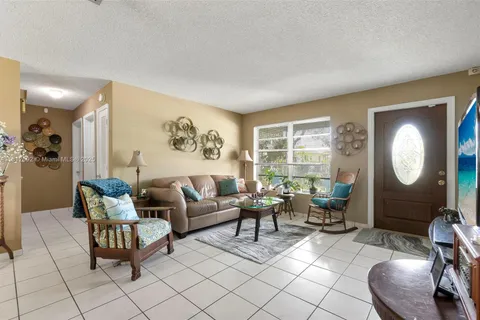 5714 NW 66th Ter, Tamarac FL 33321