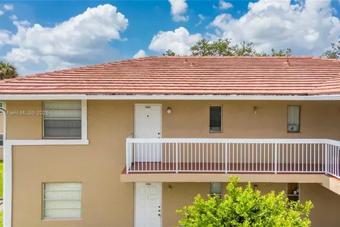 9906 Twin Lakes Dr # I, Coral Springs FL 33071